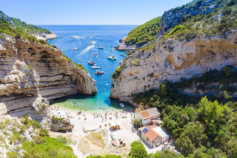 Eilandhoppen bij Kroatië: van Split naar de stille eilanden Vis en Lastovo