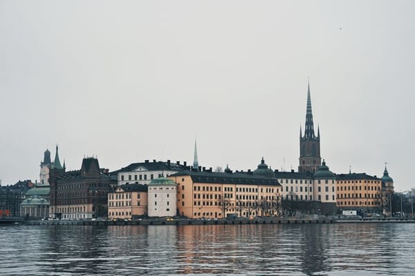 Stockholm in de winter: licht, eilanden en hygge op zijn Zweeds